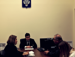 Никита Стасишин отвечал на вопросы граждан, в том числе по незавершённому строительству и валютному ипотечному кредитованию 