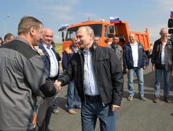 Владимир Путин открыл автодорожную часть Крымского моста